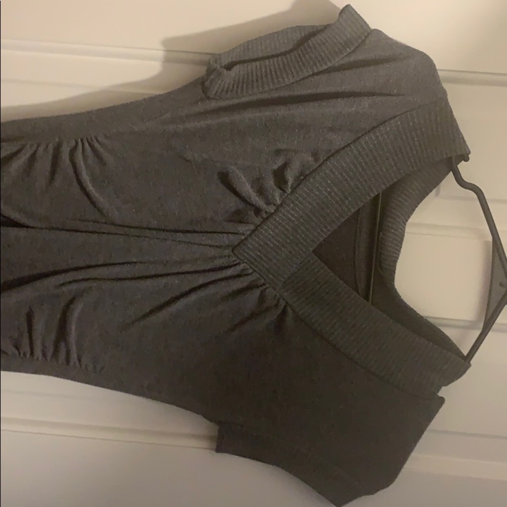 Short sleeve sweater top